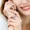 Anello Donna Stroili Regolabile In Ottone Rodiato Con Cristalli E Smalto Blu 6 - Verre Gioielli Anello Donna Stroili Regolabile In Ottone Rodiato Con Cristalli E Smalto Blu 2 Verre Gioielli - l'istituzione del gioiello