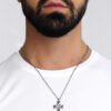 Collana Uomo Boccadamo Man In Acciaio Con Crocifisso Pendente 5 - Verre Gioielli Collana Uomo Boccadamo Man In Acciaio Con Crocifisso Pendente 1 Verre Gioielli - l'istituzione del gioiello