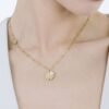 Collana Donna Luca Barra In Acciaio Dorato Con Quadrifoglio E Cristalli Bianchi 5 - Verre Gioielli Collana Donna Luca Barra In Acciaio Dorato Con Quadrifoglio E Cristalli Bianchi 1 Verre Gioielli - l'istituzione del gioiello