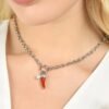 Collana Donna Luca Barra In Acciaio Con Cornetto Rosso E Perla Bianca 5 - Verre Gioielli Collana Donna Luca Barra In Acciaio Con Cornetto Rosso E Perla Bianca 1 Verre Gioielli - l'istituzione del gioiello