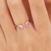 Anello Donna Regolabile Brosway In Argento 925 Con Cubic Zirconia Rosa Quadrati Fancy 6 - Verre Gioielli Anello Donna Regolabile Brosway In Argento 925 Con Cubic Zirconia Rosa Quadrati Fancy 2 Verre Gioielli - l'istituzione del gioiello
