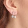 Mono Orecchino Donna Brosway A Cerchio In Acciaio E Quadrifoglio Con Zircone Bianco 5 - Verre Gioielli Mono Orecchino Donna Brosway A Cerchio In Acciaio E Quadrifoglio Con Zircone Bianco 1 Verre Gioielli - l'istituzione del gioiello