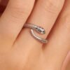 Anello Donna Brosway A Serpente In Acciaio Con Zirconi Bianchi 1 Verre Gioielli - l'istituzione del gioiello