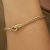 Bracciale Uomo Brosway In Acciaio Placcato Oro Giallo 14 Kt Con Catena A Spiga Knocker 5 - Verre Gioielli Bracciale Uomo Brosway In Acciaio Placcato Oro Giallo 14 Kt Con Catena A Spiga Knocker 1 Verre Gioielli - l'istituzione del gioiello