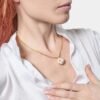 Collana Donna Unoaerre Con Charm Mina Bianca In Bronzo E Placcatura Oro GIallo 5 - Verre Gioielli Collana Donna Unoaerre Con Charm Mina Bianca In Bronzo E Placcatura Oro GIallo 1 Verre Gioielli - l'istituzione del gioiello